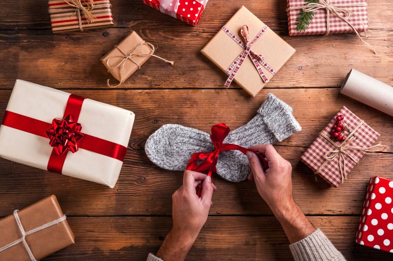 How to engage new and existing customers during holiday shopping
